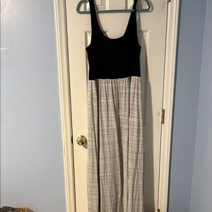 Lou & Grey Black and White Sleeveless Maxi Sundress